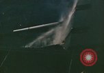 Standbild Bombardierung Saipan Saipan Nördliche Marianen, 1944, aus Sekunde 34 historischem Filmmaterial Videoclip 65675035321