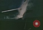 Standbild Bombardierung Saipan Saipan Nördliche Marianen, 1944, aus Sekunde 35 historischem Filmmaterial Videoclip 65675035321