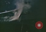 Standbild Bombardierung Saipan Saipan Nördliche Marianen, 1944, aus Sekunde 36 historischem Filmmaterial Videoclip 65675035321
