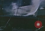 Standbild Bombardierung Saipan Saipan Nördliche Marianen, 1944, aus Sekunde 45 historischem Filmmaterial Videoclip 65675035321