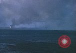 Standbild Bombardierung Saipan Saipan Nördliche Marianen, 1944, aus Sekunde 55 historischem Filmmaterial Videoclip 65675035321