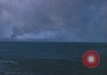 Standbild Bombardierung Saipan Saipan Nördliche Marianen, 1944, aus Sekunde 56 historischem Filmmaterial Videoclip 65675035321