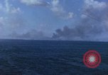 Standbild Explosionen Saipan Nördliche Marianen, 1944, aus Sekunde 3 historischem Filmmaterial Videoclip 65675035322