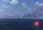 Standbild Explosionen Saipan Nördliche Marianen, 1944, aus Sekunde 8 historischem Filmmaterial Videoclip 65675035322