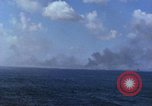 Standbild Explosionen Saipan Nördliche Marianen, 1944, aus Sekunde 9 historischem Filmmaterial Videoclip 65675035322