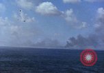 Standbild Explosionen Saipan Nördliche Marianen, 1944, aus Sekunde 10 historischem Filmmaterial Videoclip 65675035322