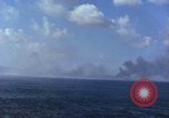 Standbild Explosionen Saipan Nördliche Marianen, 1944, aus Sekunde 11 historischem Filmmaterial Videoclip 65675035322