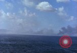 Standbild Explosionen Saipan Nördliche Marianen, 1944, aus Sekunde 12 historischem Filmmaterial Videoclip 65675035322