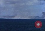 Standbild Explosionen Saipan Nördliche Marianen, 1944, aus Sekunde 14 historischem Filmmaterial Videoclip 65675035322