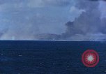 Standbild Explosionen Saipan Nördliche Marianen, 1944, aus Sekunde 22 historischem Filmmaterial Videoclip 65675035322