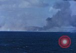 Standbild Explosionen Saipan Nördliche Marianen, 1944, aus Sekunde 23 historischem Filmmaterial Videoclip 65675035322