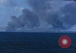 Standbild Explosionen Saipan Nördliche Marianen, 1944, aus Sekunde 34 historischem Filmmaterial Videoclip 65675035322
