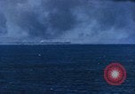 Standbild Explosionen Saipan Nördliche Marianen, 1944, aus Sekunde 41 historischem Filmmaterial Videoclip 65675035322