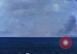 Standbild Explosionen Saipan Nördliche Marianen, 1944, aus Sekunde 60 historischem Filmmaterial Videoclip 65675035322