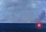 Standbild Explosionen Saipan Nördliche Marianen, 1944, aus Sekunde 61 historischem Filmmaterial Videoclip 65675035322