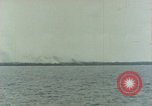 Standbild Bombardierung Saipan Nördliche Marianen, 1944, aus Sekunde 3 historischem Filmmaterial Videoclip 65675035326