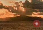 Standbild Bombardierung Saipan Nördliche Marianen, 1944, aus Sekunde 12 historischem Filmmaterial Videoclip 65675035326