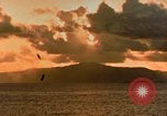 Standbild Bombardierung Saipan Nördliche Marianen, 1944, aus Sekunde 13 historischem Filmmaterial Videoclip 65675035326