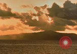 Standbild Bombardierung Saipan Nördliche Marianen, 1944, aus Sekunde 18 historischem Filmmaterial Videoclip 65675035326