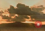 Standbild Bombardierung Saipan Nördliche Marianen, 1944, aus Sekunde 35 historischem Filmmaterial Videoclip 65675035326