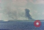 Standbild Bombardierung Saipan Nördliche Marianen, 1944, aus Sekunde 36 historischem Filmmaterial Videoclip 65675035326