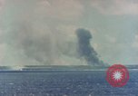 Standbild Bombardierung Saipan Nördliche Marianen, 1944, aus Sekunde 37 historischem Filmmaterial Videoclip 65675035326
