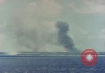 Standbild Bombardierung Saipan Nördliche Marianen, 1944, aus Sekunde 41 historischem Filmmaterial Videoclip 65675035326