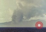 Standbild Rauch Saipan Nördliche Marianen, 1944, aus Sekunde 26 historischem Filmmaterial Videoclip 65675035332