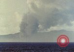 Standbild Rauch Saipan Nördliche Marianen, 1944, aus Sekunde 29 historischem Filmmaterial Videoclip 65675035332