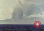 Standbild Rauch Saipan Nördliche Marianen, 1944, aus Sekunde 31 historischem Filmmaterial Videoclip 65675035332