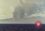 Standbild Rauch Saipan Nördliche Marianen, 1944, aus Sekunde 34 historischem Filmmaterial Videoclip 65675035332