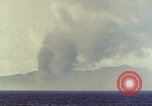 Standbild Rauch Saipan Nördliche Marianen, 1944, aus Sekunde 39 historischem Filmmaterial Videoclip 65675035332