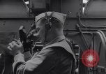 Standbild Navigator mit Sextant Pazifik, 1942, aus Sekunde 13 historischem Filmmaterial Videoclip 65675035342
