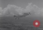 Standbild Land Version von Vought OS2U Flugzeuge United States USA, 1942, aus Sekunde 13 historischem Filmmaterial Videoclip 65675035343