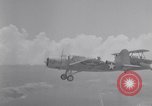 Standbild Land Version von Vought OS2U Flugzeuge United States USA, 1942, aus Sekunde 18 historischem Filmmaterial Videoclip 65675035343
