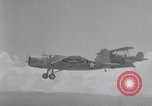 Standbild Land Version von Vought OS2U Flugzeuge United States USA, 1942, aus Sekunde 23 historischem Filmmaterial Videoclip 65675035343