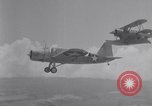 Standbild Land Version von Vought OS2U Flugzeuge United States USA, 1942, aus Sekunde 26 historischem Filmmaterial Videoclip 65675035343