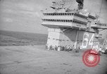 Immagine di USS Constellation CVA 64 Oceano Pacifico del sud, 1962, secondo 18 filmato di repertorio 65675035350