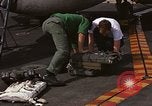 Image RA 5C AVION le Vietnam du Nord, 1967, de la seconde 14 séquences d'archives historiques vidéo 65675035357