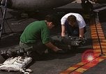 Image RA 5C AVION le Vietnam du Nord, 1967, de la seconde 16 séquences d'archives historiques vidéo 65675035357