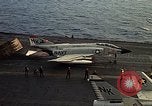 Immagine di F 4J piano Golfo del Tonchino Vietnam, 1970, secondo 6 filmato di repertorio 65675035359