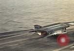 Immagine di F 4J piano Golfo del Tonchino Vietnam, 1970, secondo 22 filmato di repertorio 65675035359
