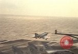Immagine di F 4J piano Golfo del Tonchino Vietnam, 1970, secondo 23 filmato di repertorio 65675035359