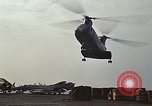 Immagine di UH 46D elicottero Golfo del Tonchino Vietnam, 1970, secondo 19 filmato di repertorio 65675035361