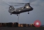 Immagine di UH 46D elicottero Golfo del Tonchino Vietnam, 1970, secondo 58 filmato di repertorio 65675035361