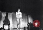 Immagine di Teresita Massa Long Beach California USA, 1967, secondo 14 filmato di repertorio 65675035371