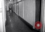Immagine di Ciclomotore elettrico Londra Inghilterra Regno Unito, 1967, secondo 23 filmato di repertorio 65675035372