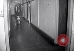 Immagine di Ciclomotore elettrico Londra Inghilterra Regno Unito, 1967, secondo 24 filmato di repertorio 65675035372