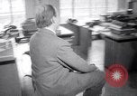 Immagine di Ciclomotore elettrico Londra Inghilterra Regno Unito, 1967, secondo 28 filmato di repertorio 65675035372