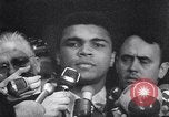 Standbild Muhammad Ali weigert sich militärischen Eid Houston Texas USA, 1967, aus Sekunde 14 historischem Filmmaterial Videoclip 65675035373